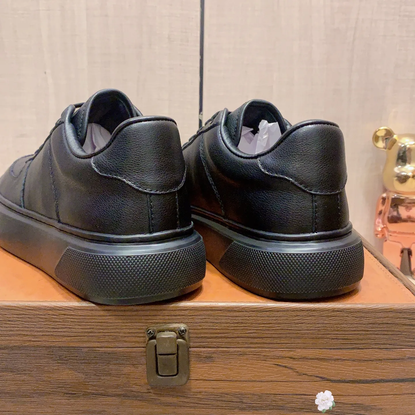Men's men's shoes💰460💰💰🎩🎩[Lightning][Lightning] "PRADA*" The latest and most popular casual shoes, top brand [seduce] luxury ~ purchasing agency, top ~ quality. [Strong] The upper is made of imported breathable cowhide with material ➕ breathable sheepskin feet (•) and fine workmanship. The original stylish and stylish soft rubber wear-resistant and non-slip outsole is light and comfortable on the feet. The real thing looks better when photographed in person. 0128: Size: 38-44, 45 sizes can be customized, black, white